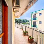 Modern With A Spacious Terrace Apartament *