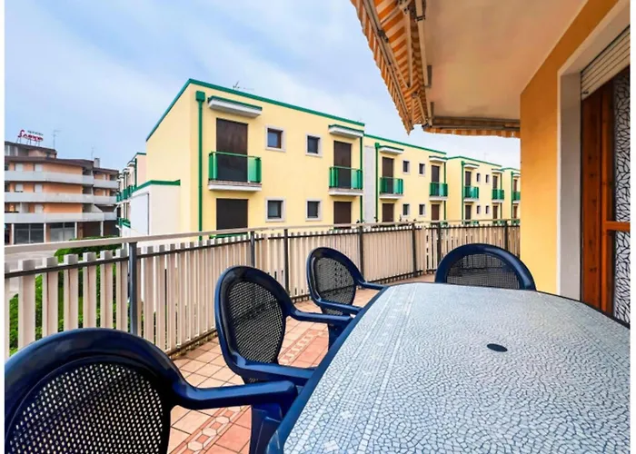 Modern With A Spacious Terrace شقة بيبيوني