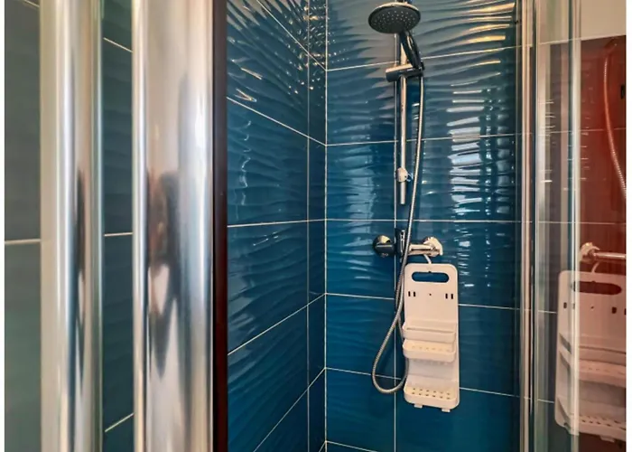 Modern With A Spacious Terrace * Μπιμπιόνε