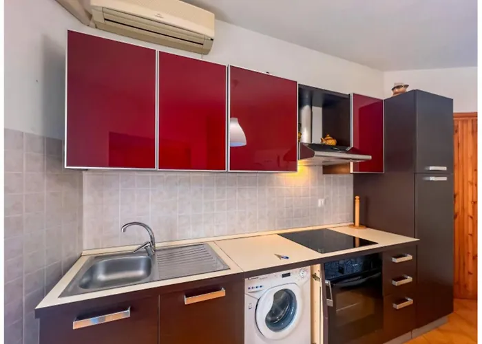 Modern With A Spacious Terrace شقة *